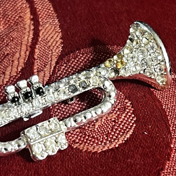 Vintage musical trumpet instruments pin - Picture 6 of 9